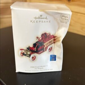 Hallmark Keepsake 1908 Ford Model T Ornament